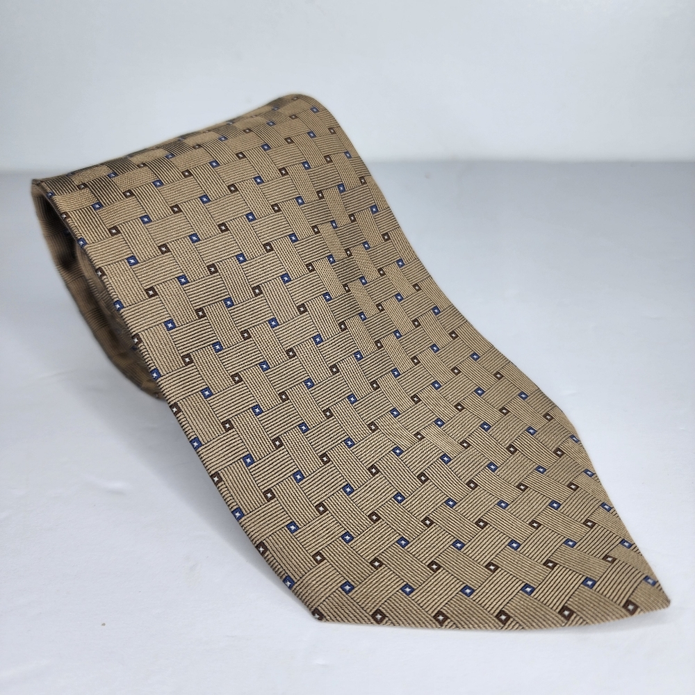 BROOKS BROTHERS 346 Tan Silk Tie.